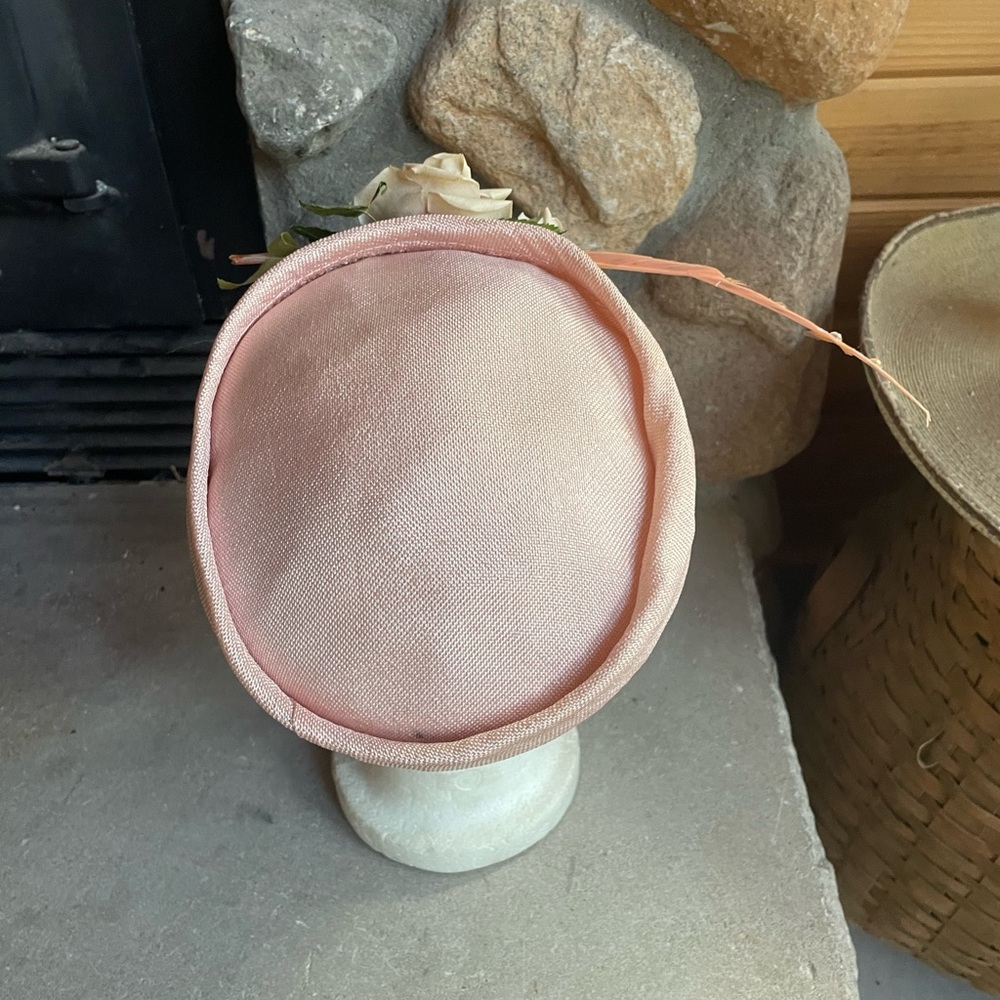 1940s Pale Pink Floral‎ Pillbox Hat - Picture 5 of 7